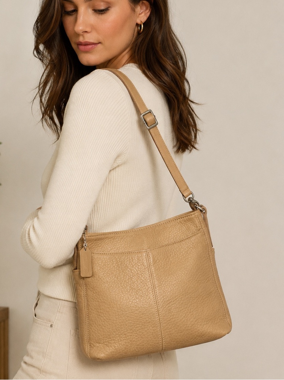 Coach Legacy Pebbled Leather Hobo / Shoulder Bag ~ Costa Rica - Picture 1 of 7